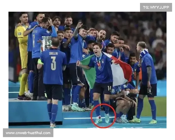 罗登脚踝受伤缺阵，利兹联后防线被迫调整阵型